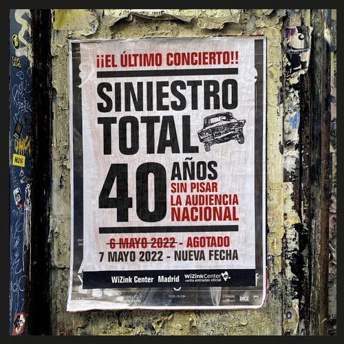 Siniestro Total - 40 Años Sin Pisar La Audiencia Nacional (Box Set, Incluye: 3 Discos + Booklet + Póster)